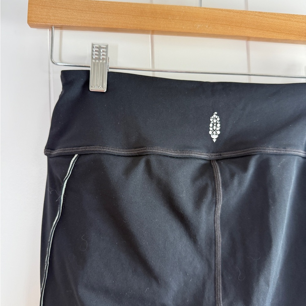Free People x FP Movement Run in Dawn Leggings Black‎ White Stripe - Picture 9 of 9